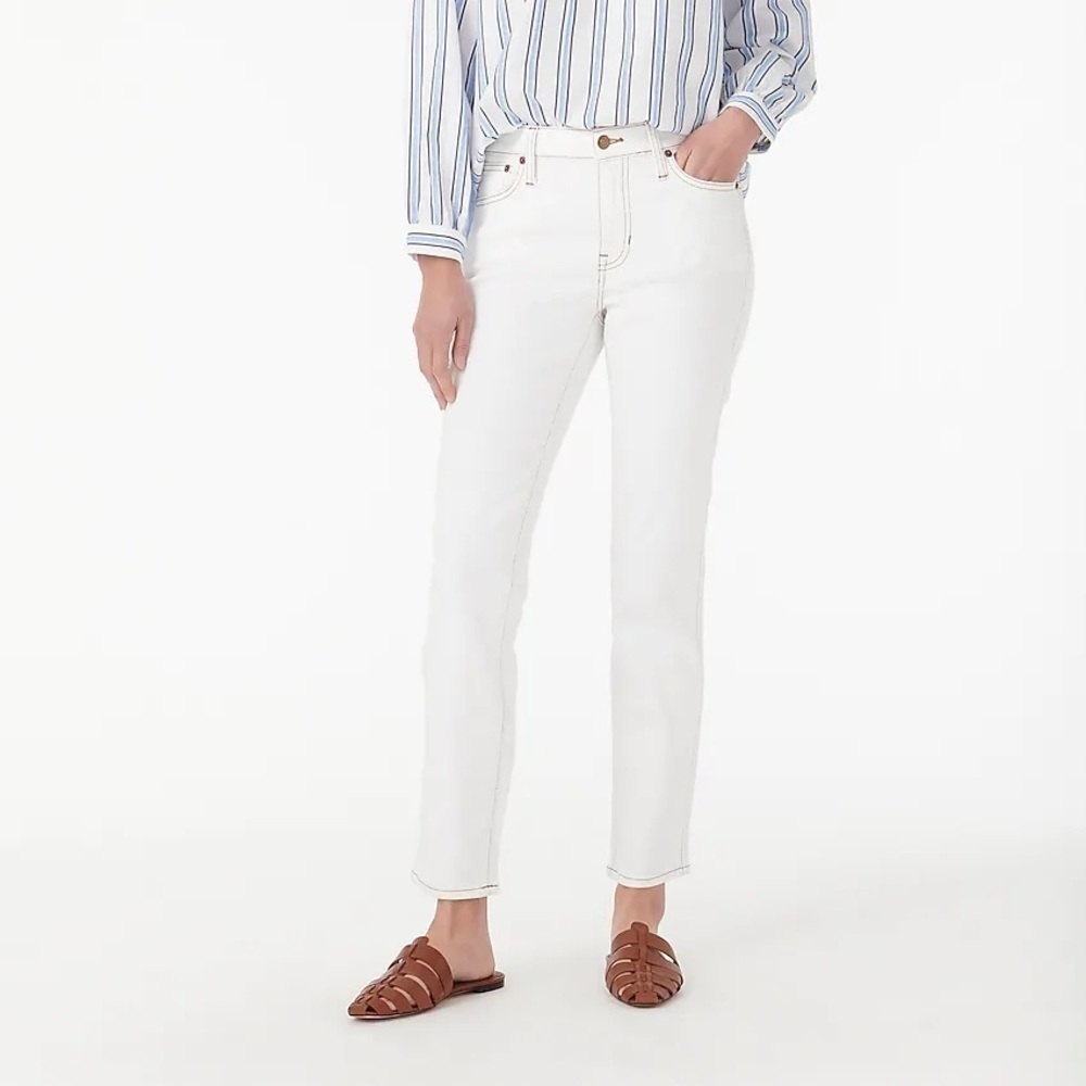 J Crew 9" vintage straight jean in white with gold stitching AV640